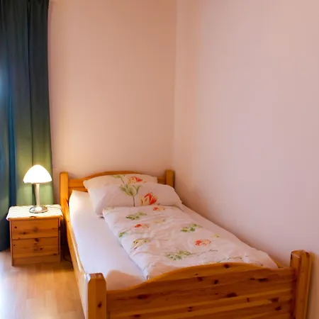 Schoenes In Am Mit Grosser Terrasse Und Bergblick Holiday home Lechbruck