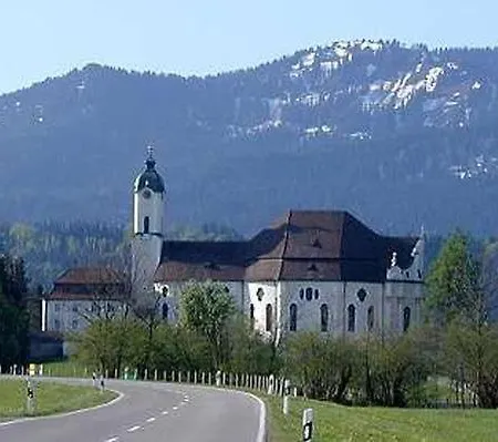 Holiday home Schoenes In Am Mit Grosser Terrasse Und Bergblick Lechbruck