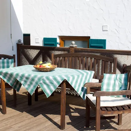 Schoenes In Am Mit Grosser Terrasse Und Bergblick
